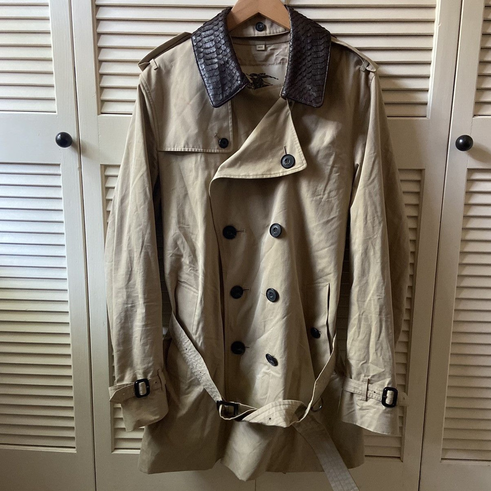 Burberry Gabardine Mid Length Trench Coat Python Skin Collar Brown Tan Size 54r